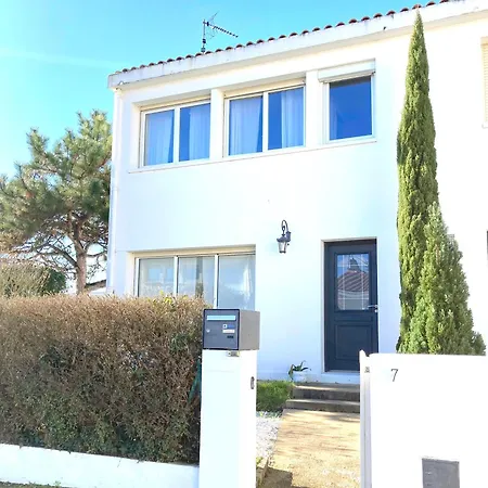 Maison Centre Avec Jardin , Terrasse, Et Garage Velos בית נופש *