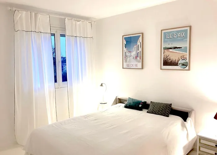 Maison Centre Avec Jardin , Terrasse, Et Garage Velos *